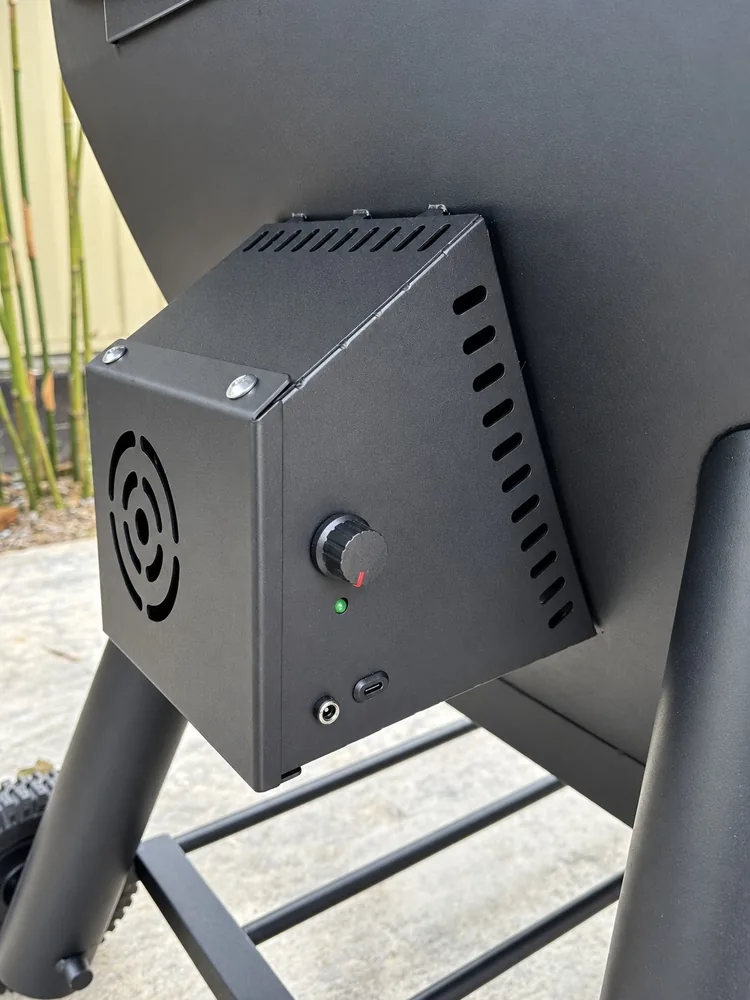 Hộp quạt cấp gió có núm chỉnh gắn bên hông lò 250L Pro