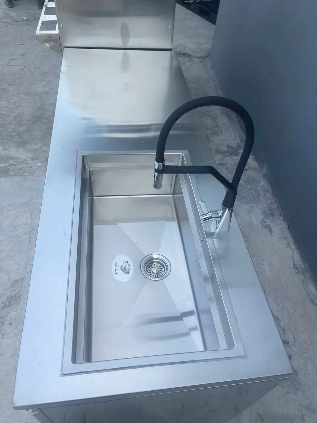 Bồn rửa inox với vòi kéo